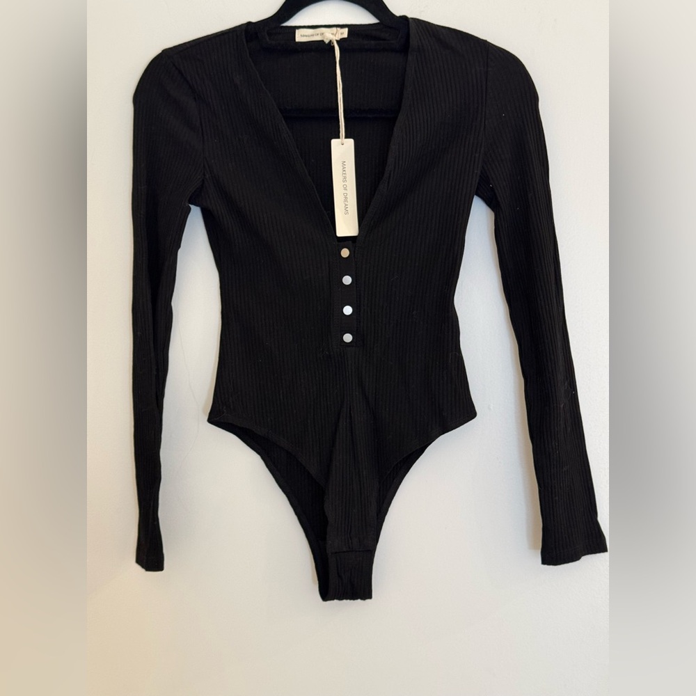Black Long Sleeve Bodysuit. Long sleeve. Size M. Cotton and spandex.